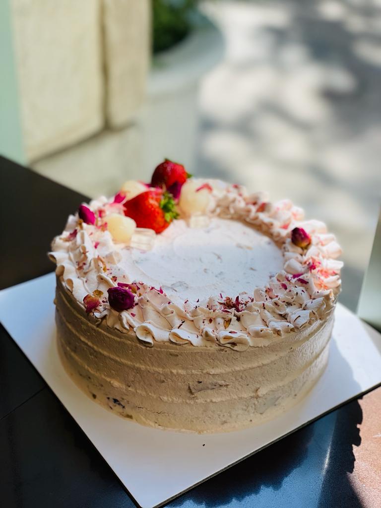 8" Lychee Rose Cream Cake 荔枝玫瑰奶油蛋糕