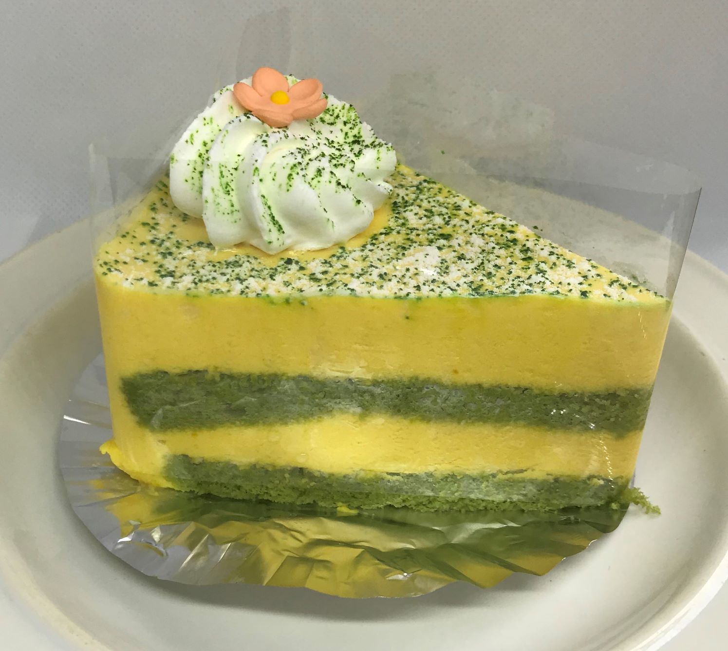 Slice Mango Green Tea Cake 芒果綠茶蛋糕 - Kee Wah Bakery